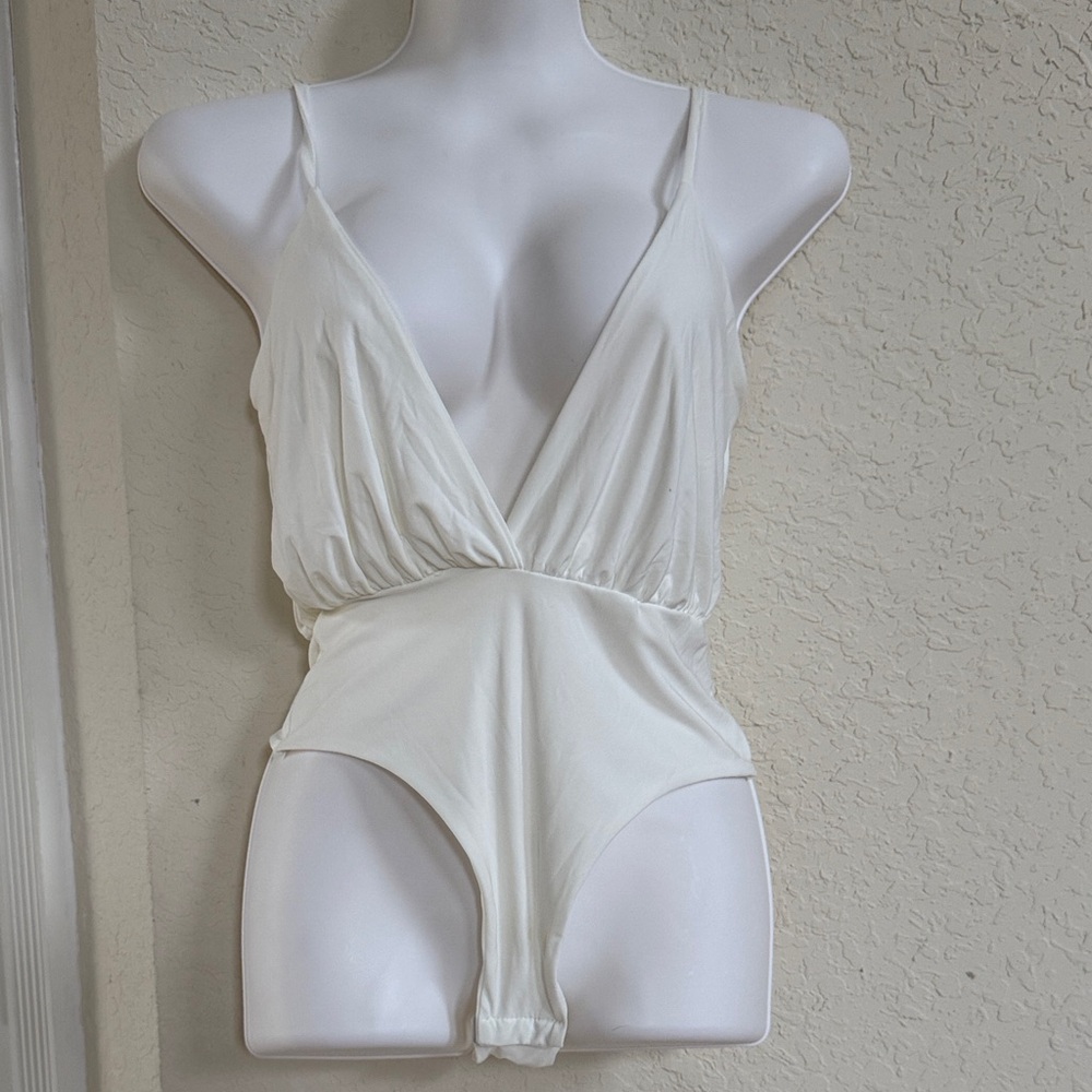 PrettyLittleThing White Plunge Bodysuit